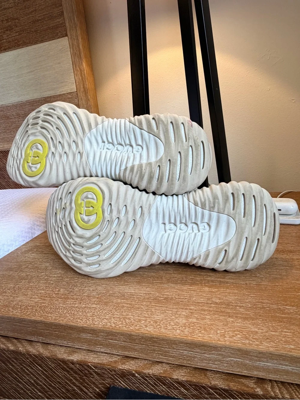 Gucci Off-White Lace-Up Men's Sneakers